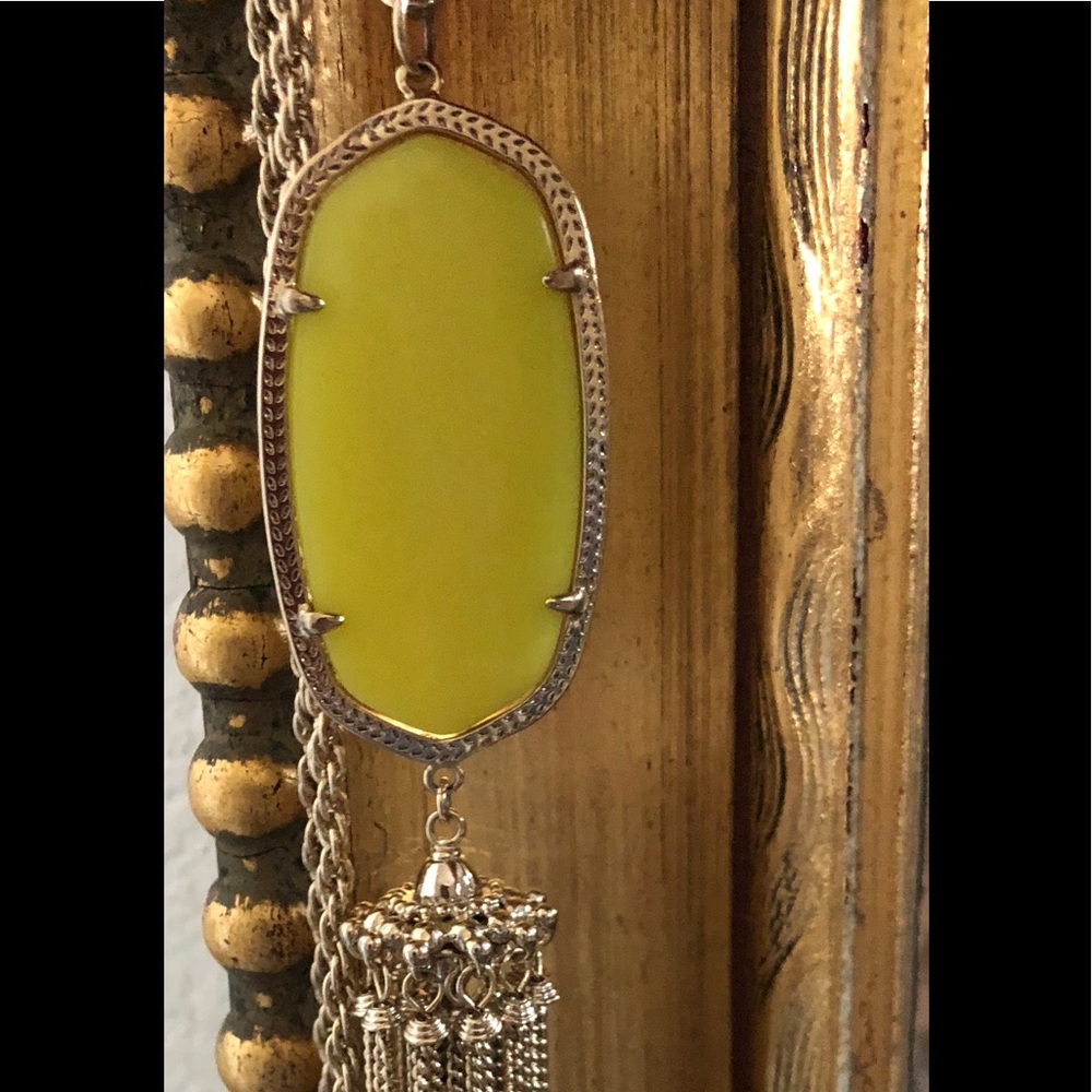 Kendra Scott necklace